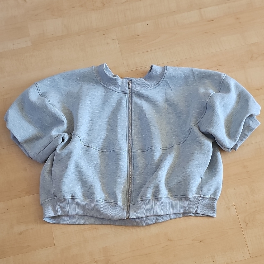 Cropped Gray Zip-Front Puff Sleeve Sweatshirt